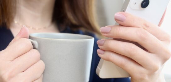 手がきれいな50代女性