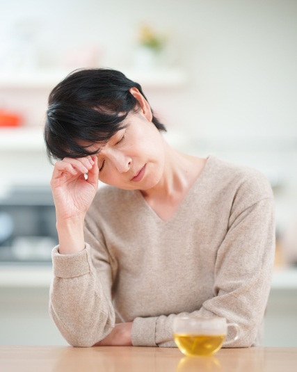 眼精疲労の50代女性