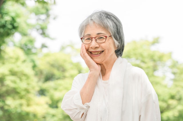 乾燥が気になる60代女性