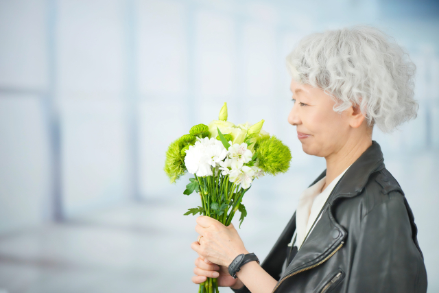 60代女性の横顔