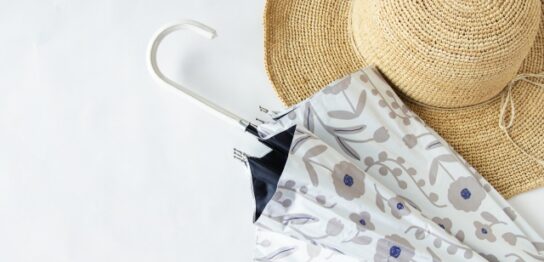 紫外線対策の日傘と帽子