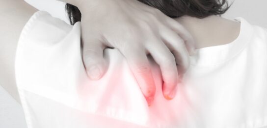 肩こりが辛い50代女性